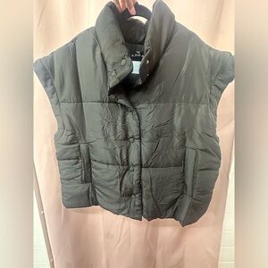 Sleeveless Puffer Vest Jacket - Black